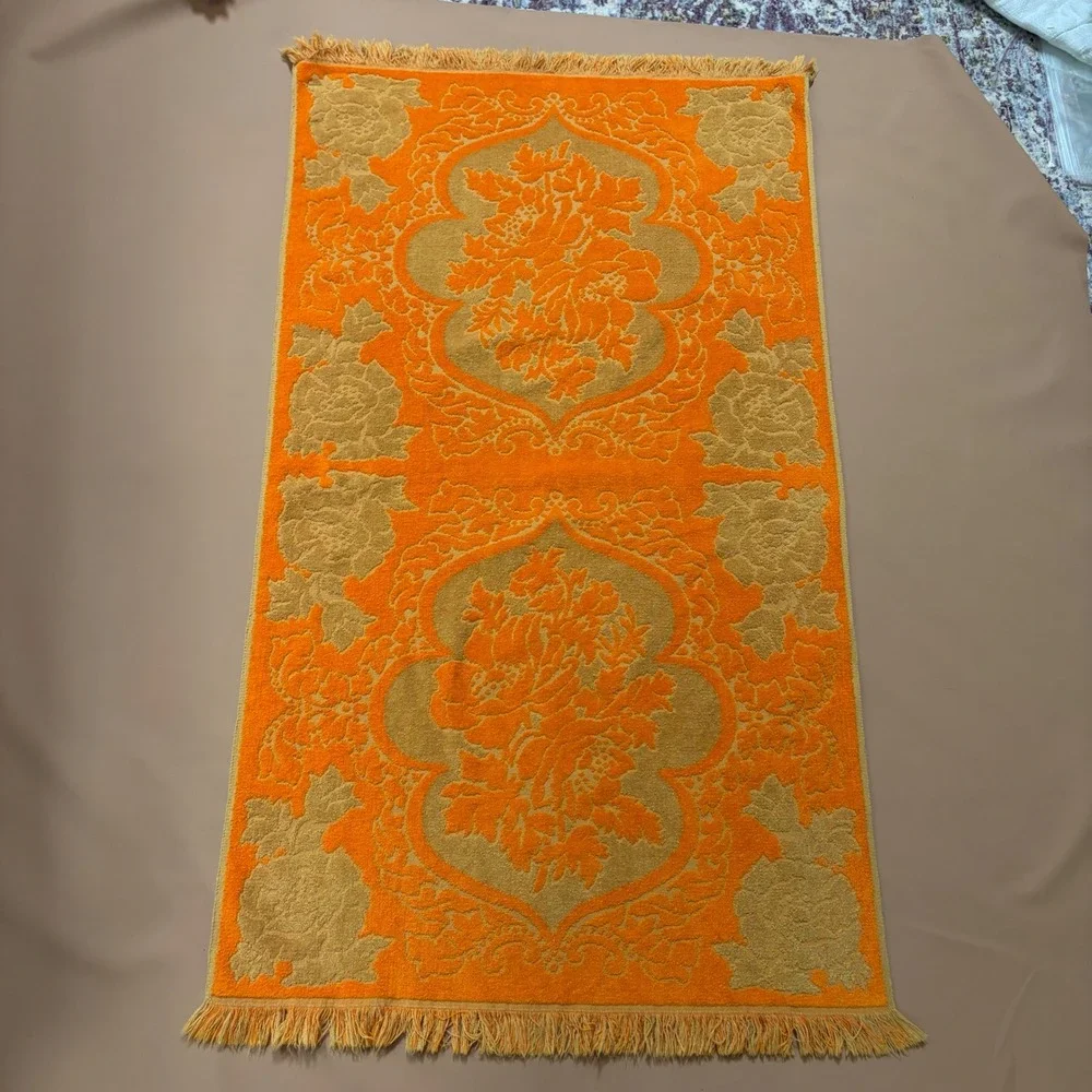 Vintage Fieldcrest Orange Gold sculpted Floral Damask Bath Towels  x2 Fringe
